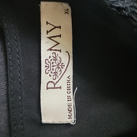 Romy Sleeveless Sequin Front Peplum Blouse Size L - Picture 5 of 5